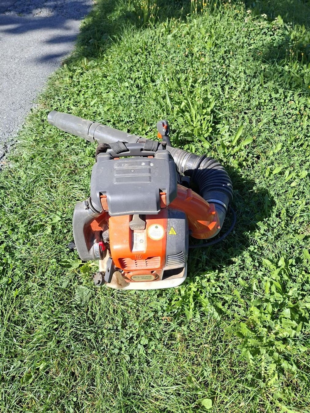 Husqvarna Laubbläser & Laubsauger: Laubbläser – Gebraucht aus naters von yvi1965