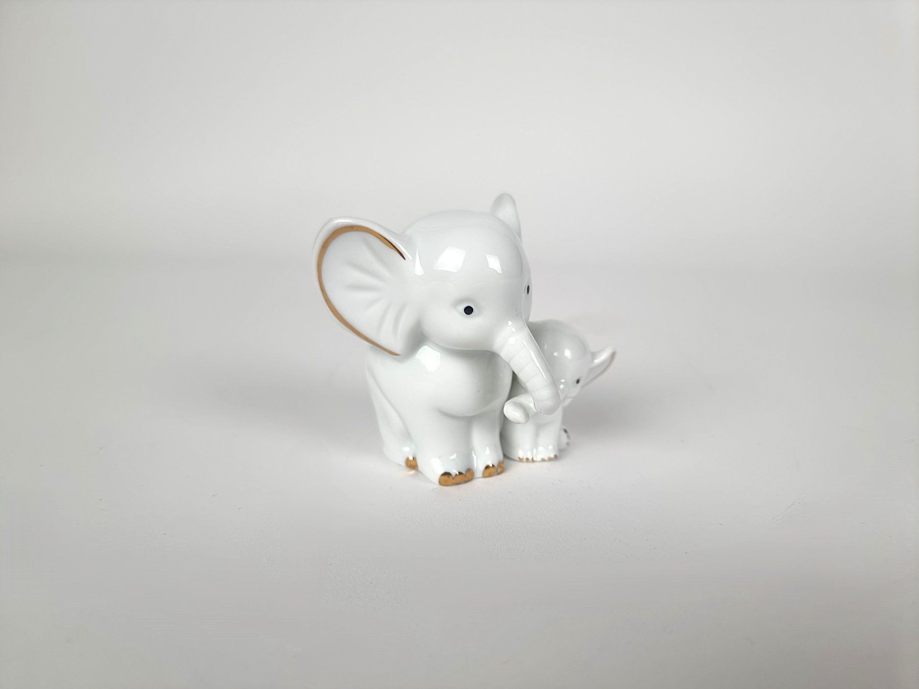 Statuette: Porzellan Elefant – Usato da Urtenen-Schönbühl venduto da Restwert_Schoenbuehl 1