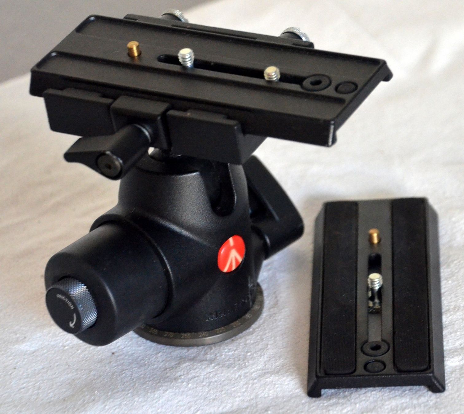 Manfrotto Sonstige Dekorationen & Accessoires: Manfrotto MN 468MGRC3 Stativ Kugelkopf / Rotule – Gebraucht aus Collonges von arashee 4