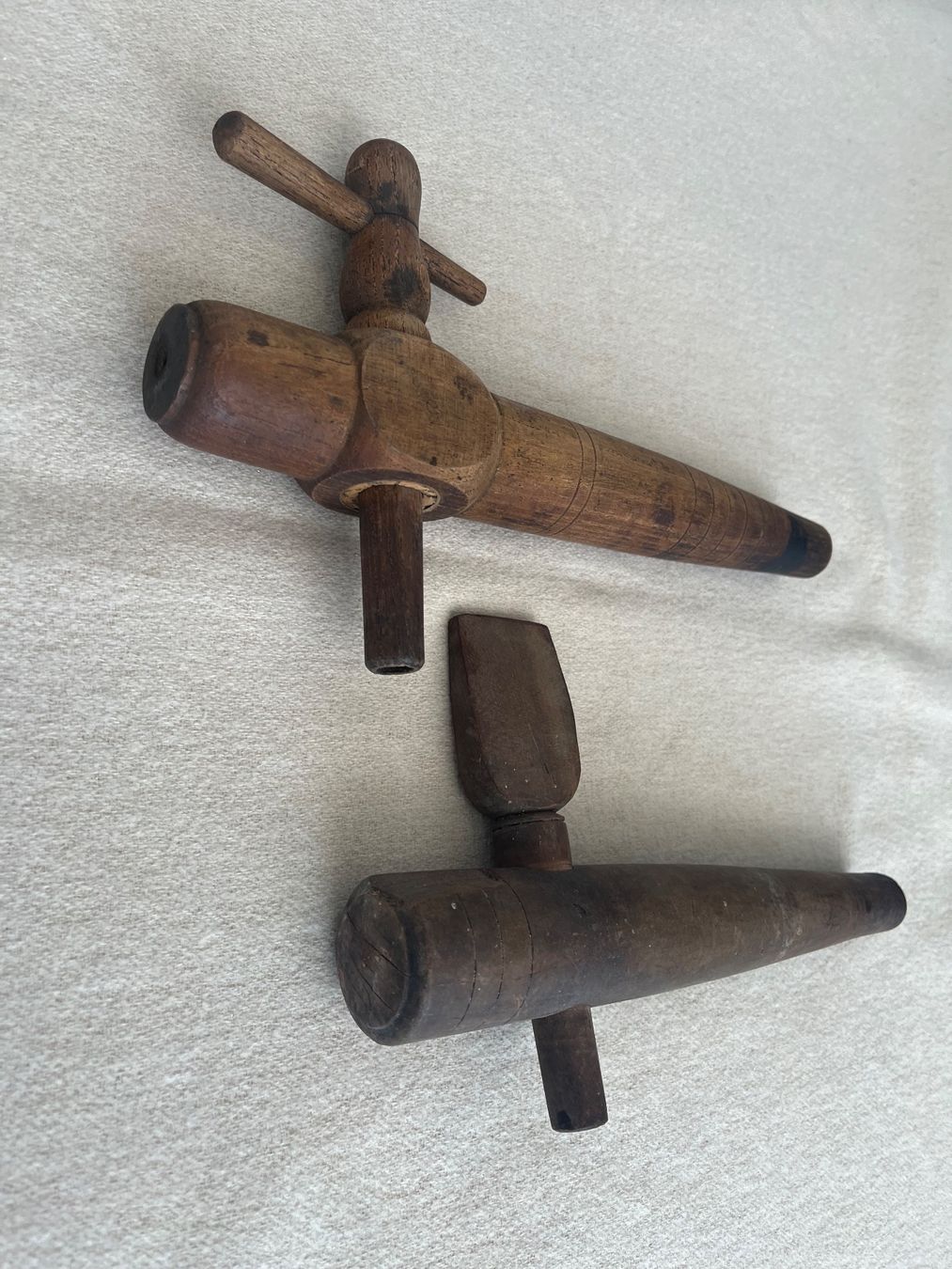Accessori: 2 alte Holz-Zapfhähne gebraucht – Usato da Untervaz venduto da Xun 1