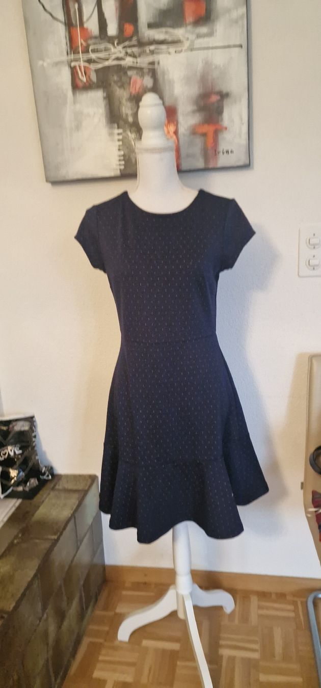 Vestiti: GAP Kleid, dunkelblau mit Punktmuster Gr S – Usato da St. Gallen venduto da mania03