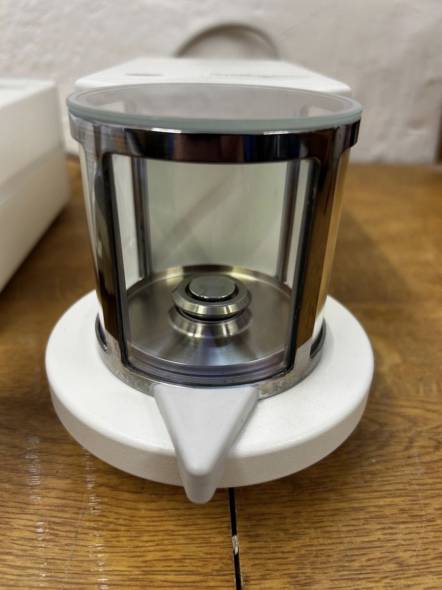Mettler Toledo Accessori da laboratorio: Mettler - Toledo UMX2 Ultramikrowaage – Usato da Itingen venduto da rei02 1