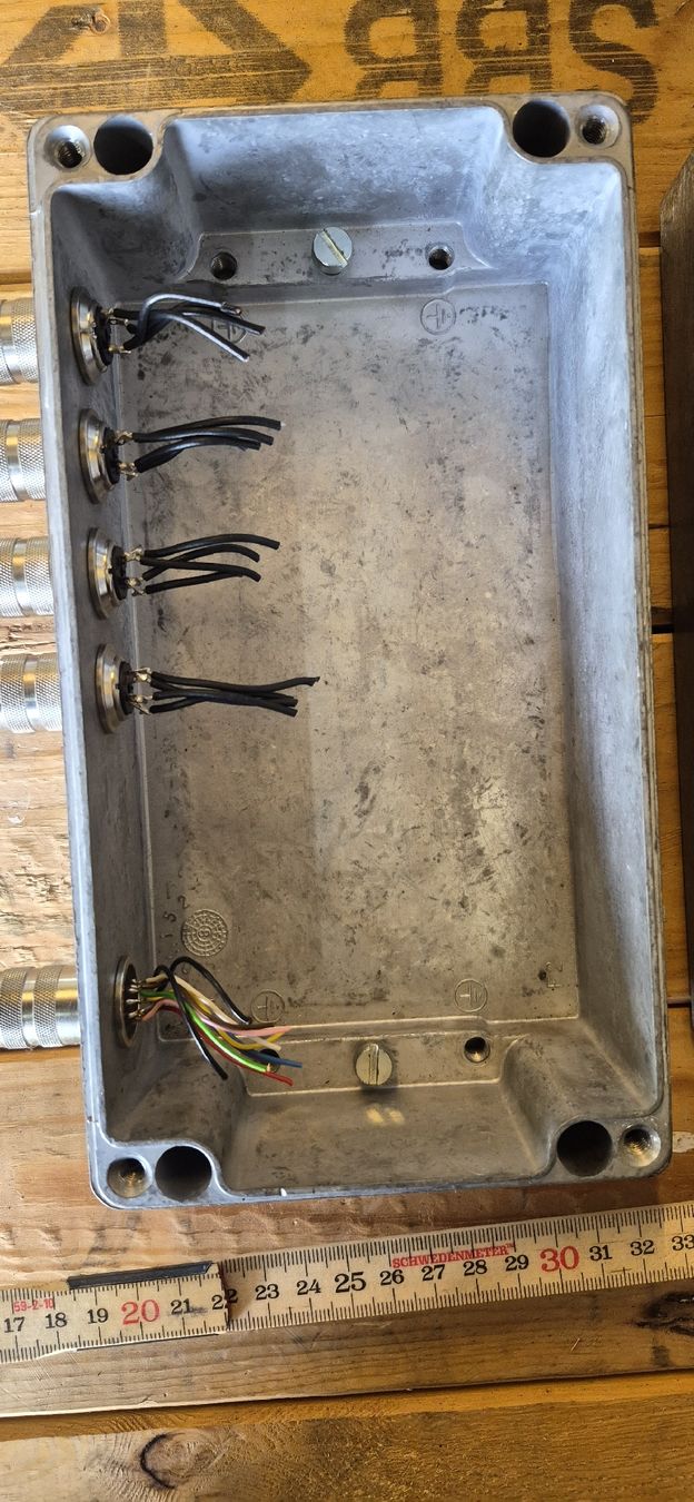 Alimentation électrique: Aluminium Switch Box – D'occasion à Buttisholz par REX001 2