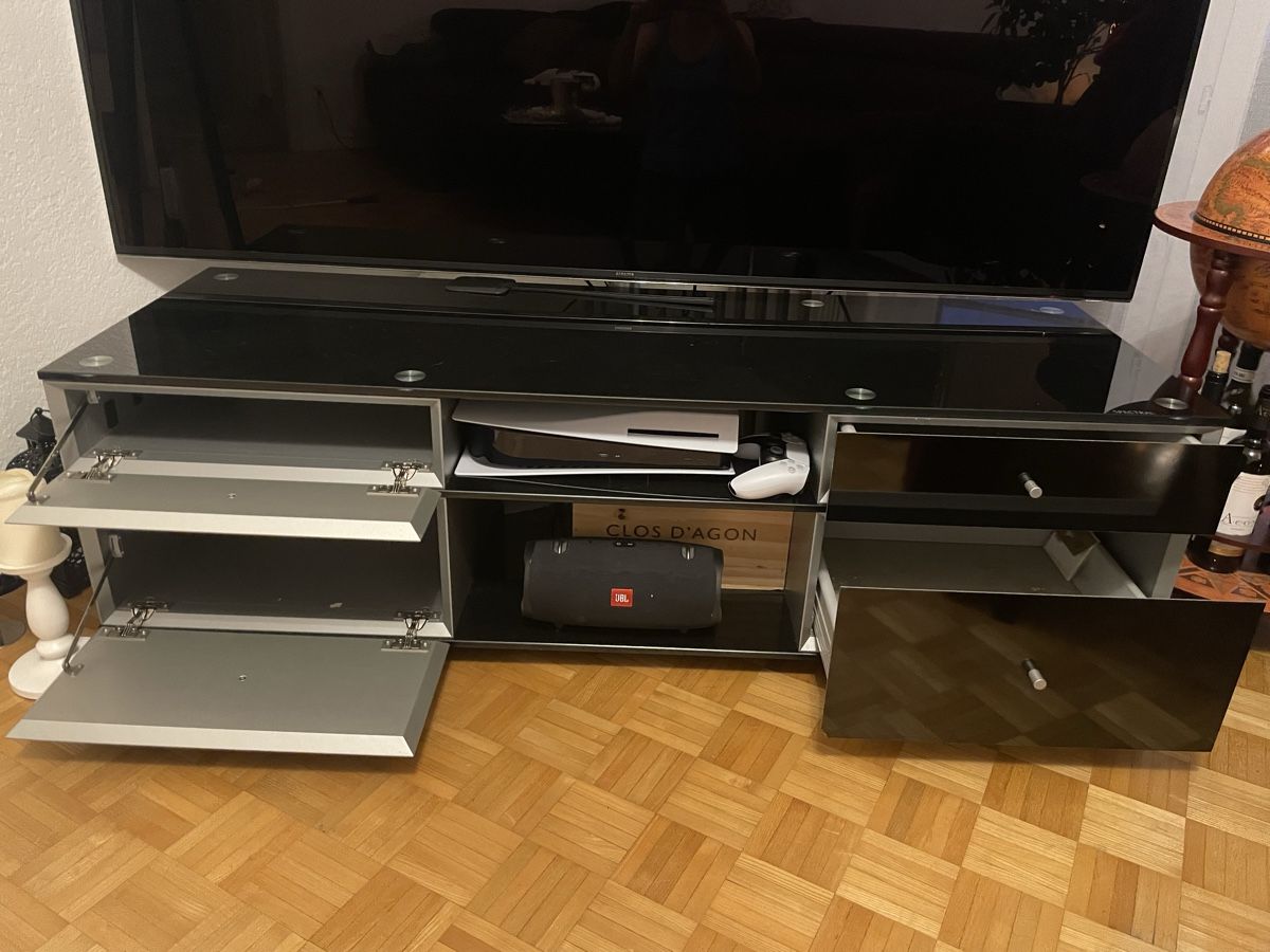 Mobili TV: Fernsehe Möbel  – Usato da Uster venduto da mir_7bzy 1