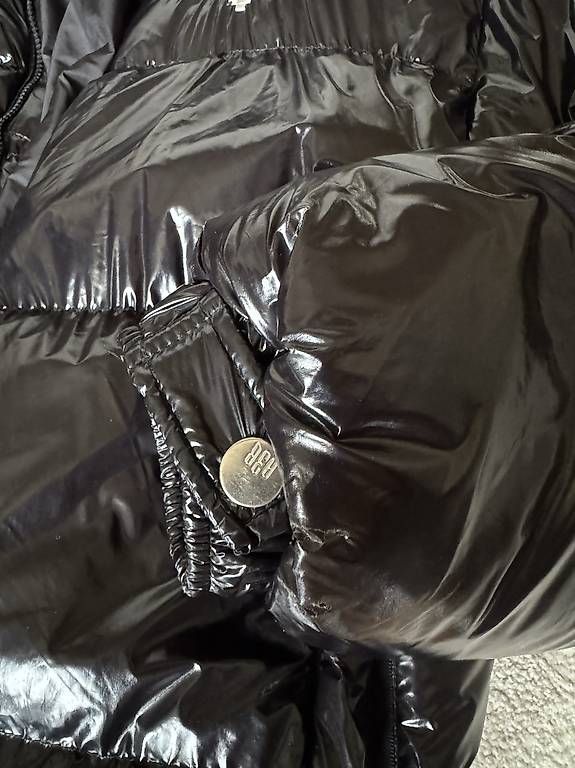 Giacche: THEA3B Berlin Puffer Jacket Schwarz/Glänzend - Gr.S – Usato da Unteriberg venduto da jas_86ch 3