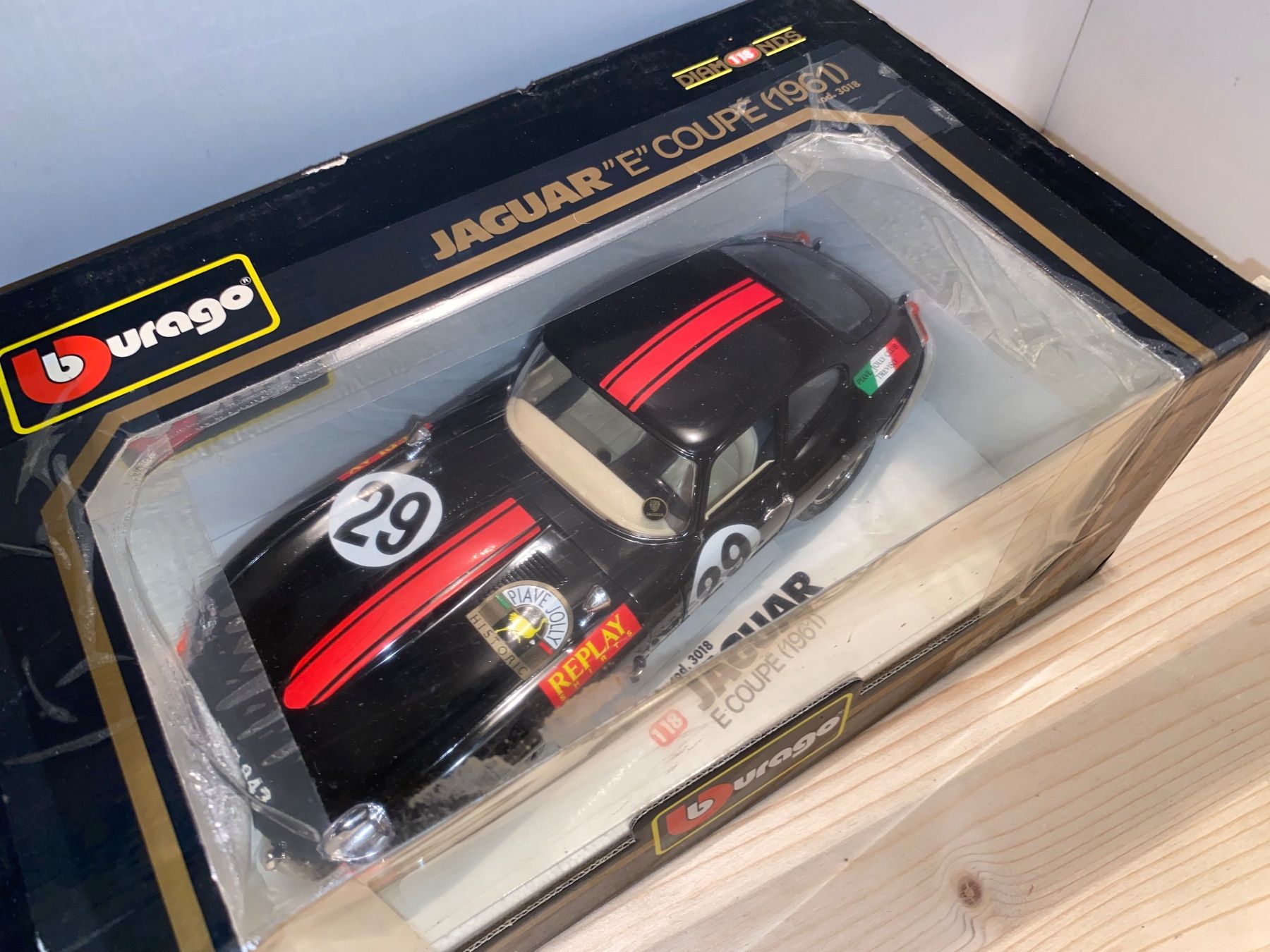 Jaguar Modellini d'auto: Jaguar E Type Coupe 1/18 seltene Rennversion – Nuovo (secondo la descrizione) da Wohlen AG venduto da PrivatSammlung 2