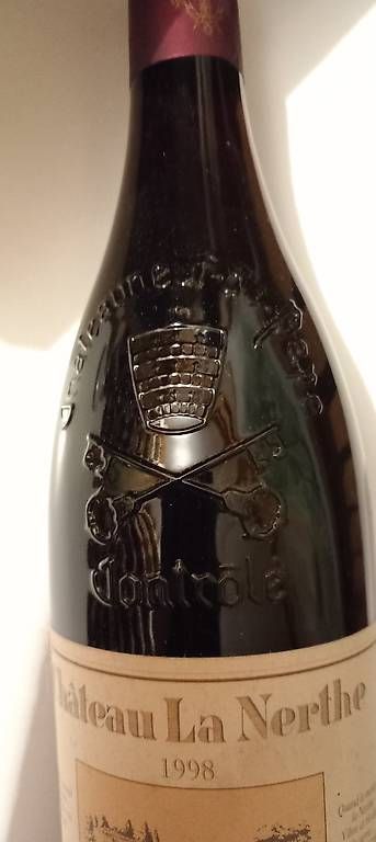 Vino: Châteauneuf- du-Pape – Nuovo e nell'imballaggio originale da Hilterfingen venduto da wys_8zpk 1