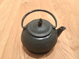 Teekrug aus Gusseisen