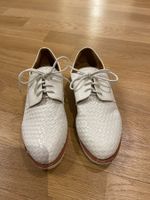 Weisse Schnüschuhe Gr. 36