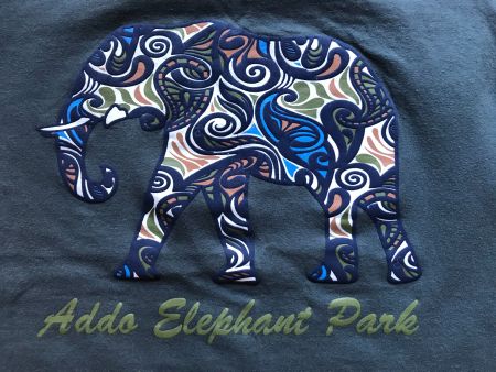 Brand new South Africa Elephant theme tshirt SMALL