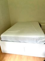 Bett, Lattenrost, und Matraze