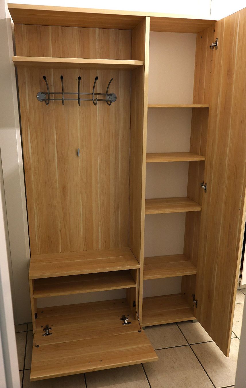 Guardaroba: Garderobe – Usato da Zollikofen venduto da KeAm 2