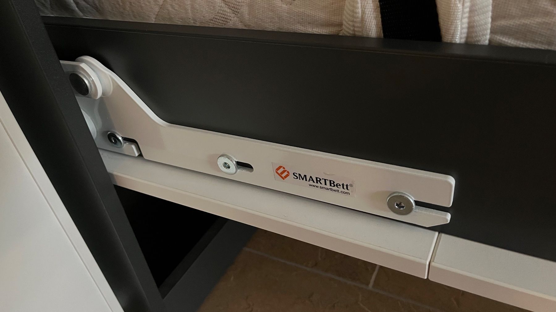 Lits: Wandklappbett Smartbett Murphy weiss anthrazit – D'occasion à Winterthur par Con8trol 9