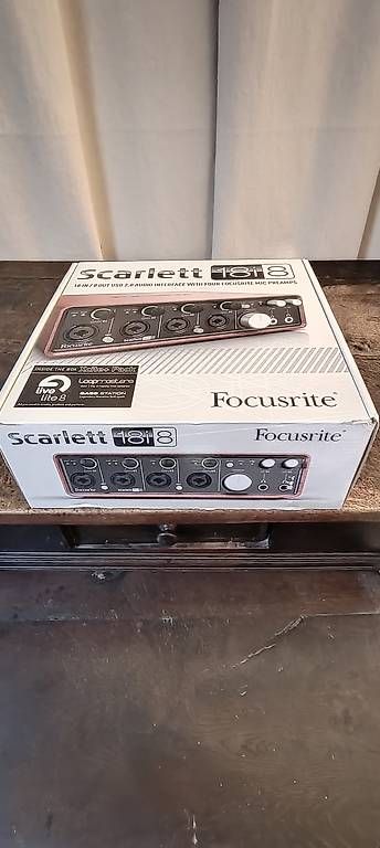Attrezzatura per studi di registrazione: Interface Focusrite Scarlett 18i8 – Usato da Winterthur venduto da osclarinet