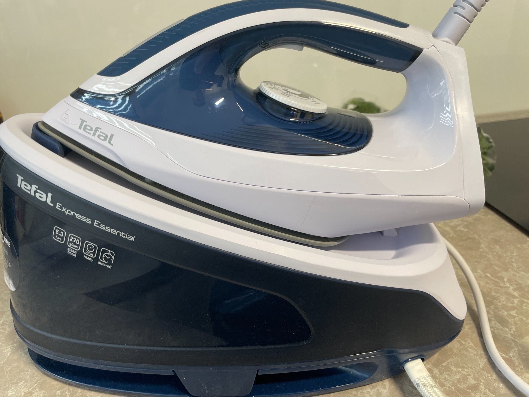 Tefal Bügeleisen: TEFAL EXPRESS ESSENTIAL-SV6116 – Gebraucht aus Glattbrugg von prod01 1