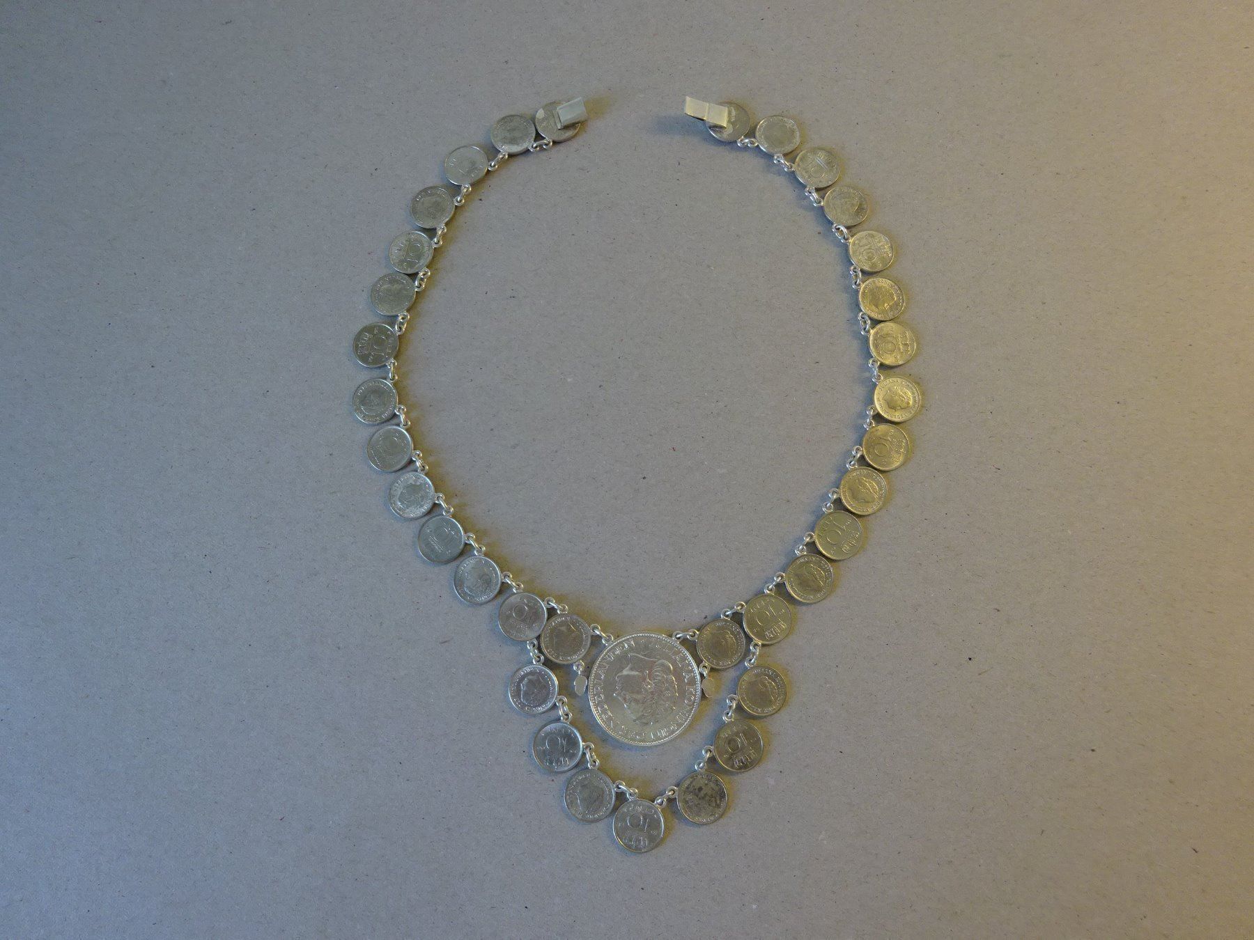 Catenine: Collier Münzen Kette -  Niederlande – Usato da Esslingen venduto da eintagammeer 5