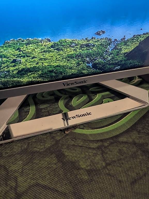 Viewsonic Monitor: ViewSonic Monitor Bildschirm IPS – Usato da Aeugst am Albis venduto da ger_lr2j 1