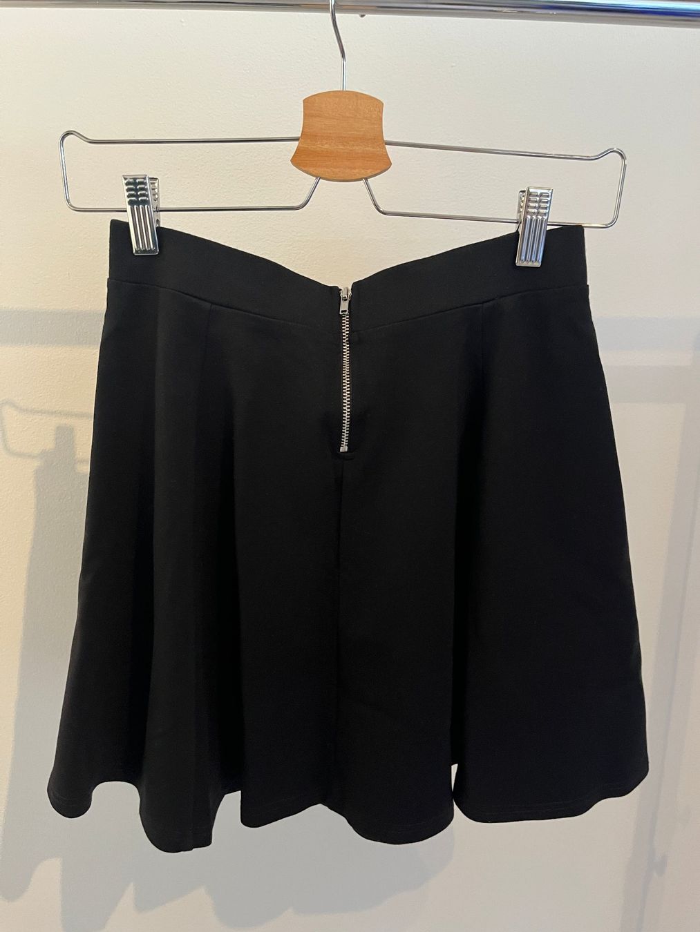 H&M Vestiti & Gonne: Jupe noire, Divided - H&M – Usato da Savagnier venduto da taianab 3