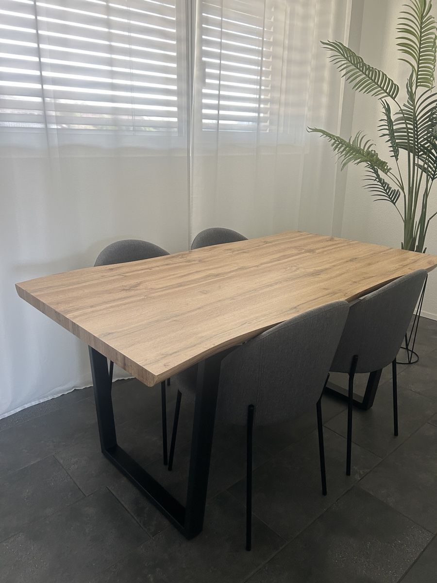 Set de table et chaises: Esstisch mit 4 Stühlen, Holzoptik, neuwertig – Neuf (Voir description) à Aarburg par mel_t6n9 1