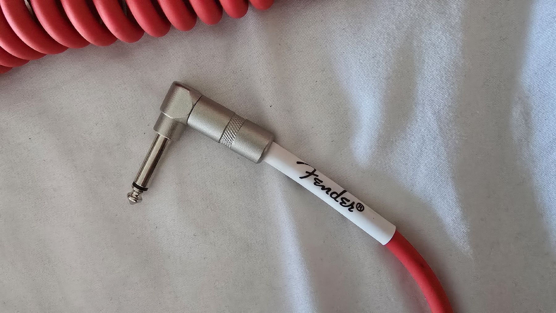Fender Strumenti musicali: Fender Guitar Spiralkabel extra lang, neuwertiger Zustand – Nuovo (secondo la descrizione) da Weinfelden venduto da musilok 2