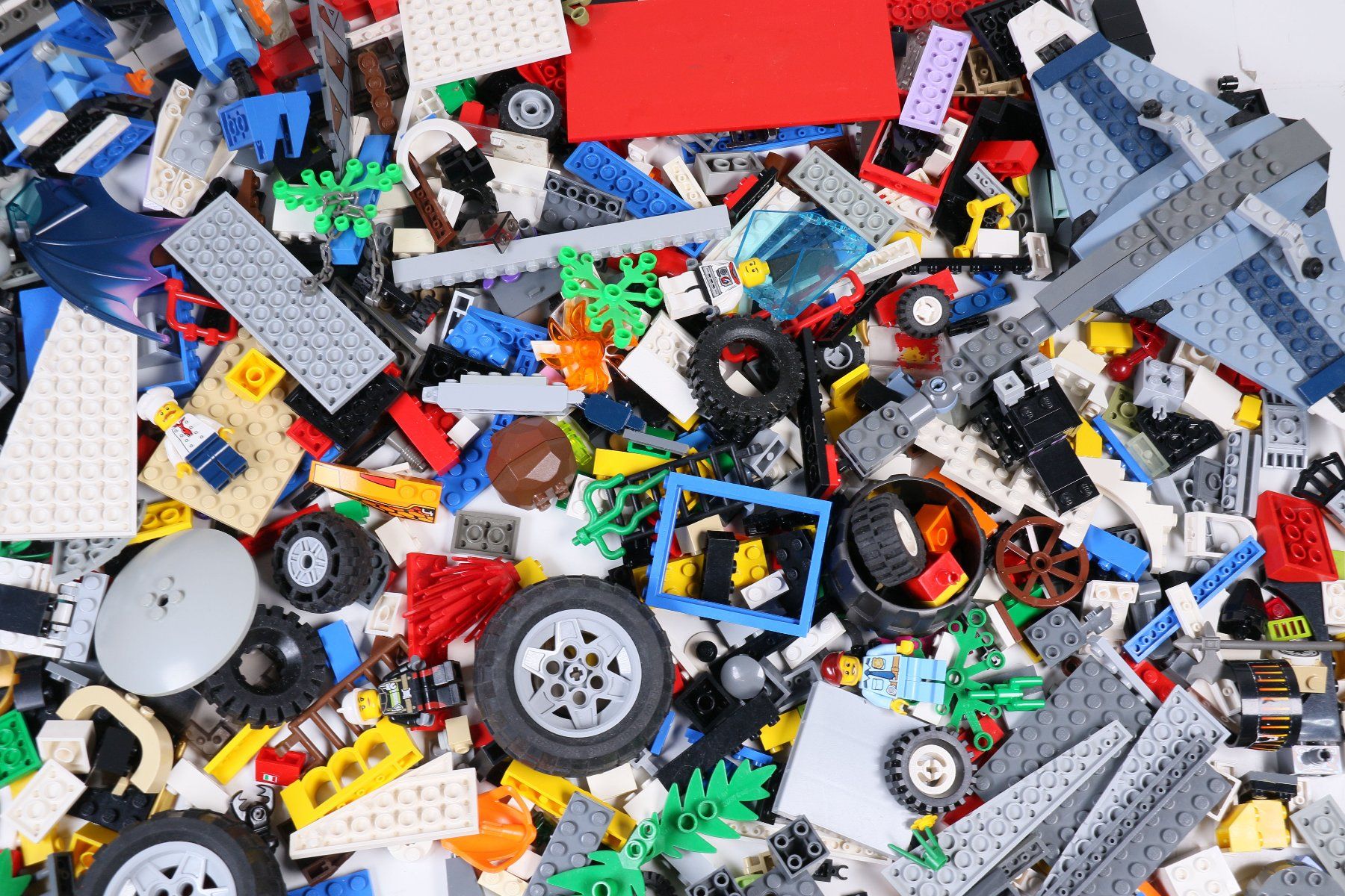 Lego Jeux de construction: 1.5 kg. Legoteile mit Minifiguren – D'occasion à Hettlingen par Scholi99 2