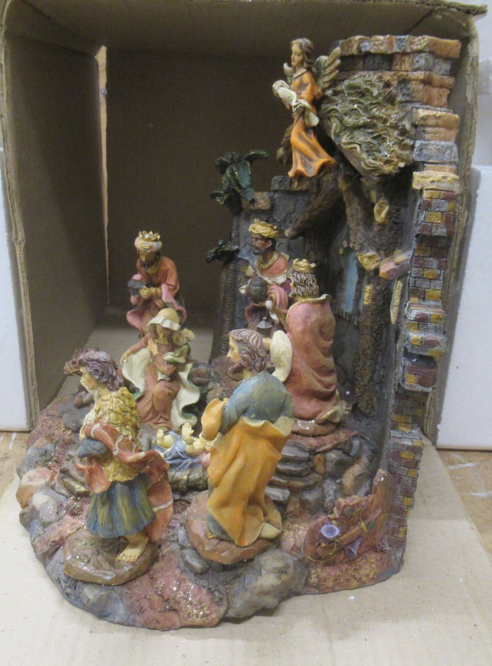 Toutes les décorations: Krippenstall mit Figuren – D'occasion à Münchenstein par avit 5