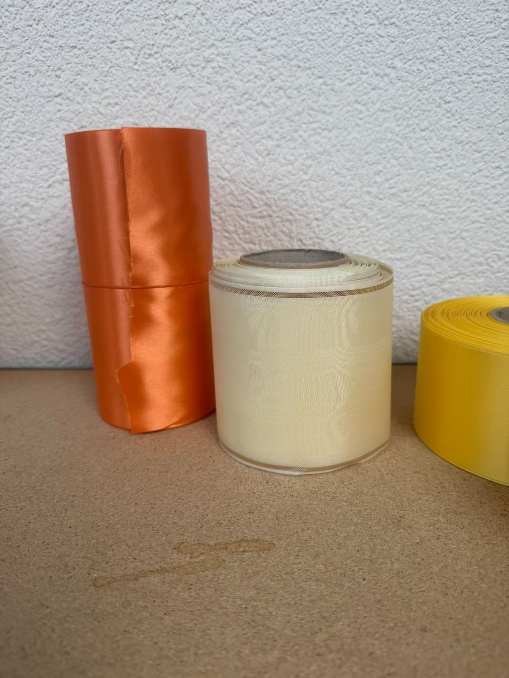 Alle Dekorationen: Satinrollen diverse Farben  9 Stk – Neu (gemäss Beschreibung) aus Winterthur von Ferraristern 1