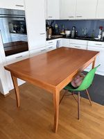 Kirschbaum-Esstisch mit 2 Auszügen