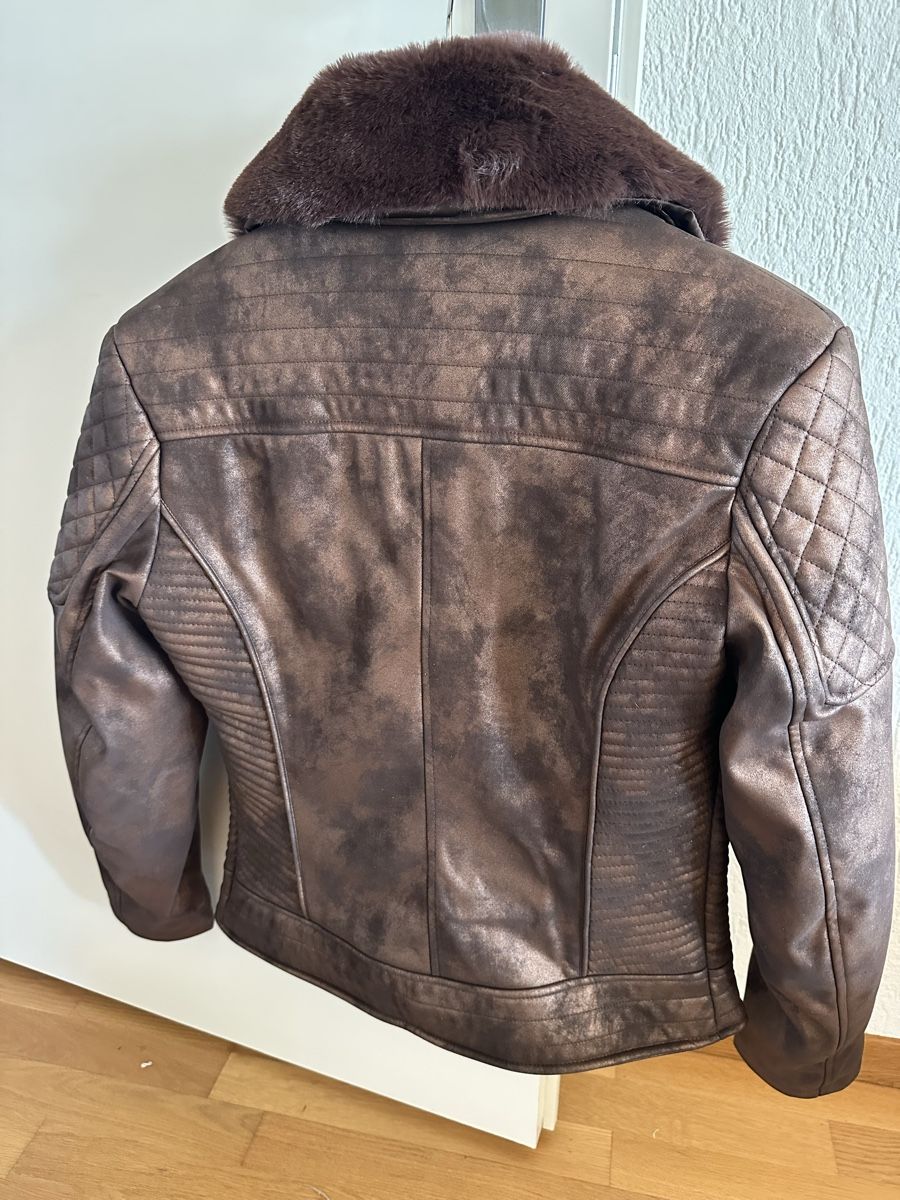 Guess Jacken: Jacke – Neu (gemäss Beschreibung) aus Uttwil von sha_7ymh 1