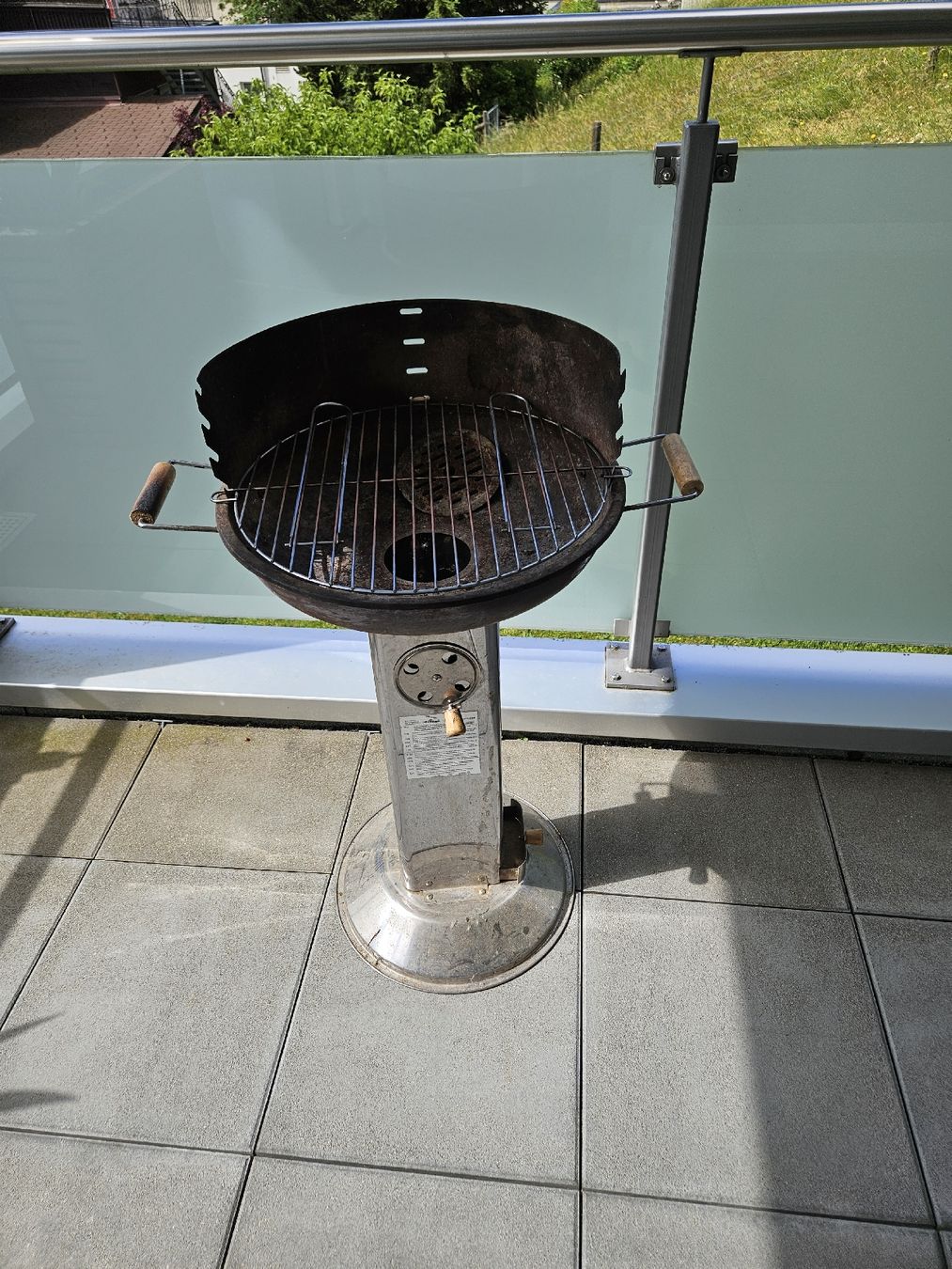Griglie: Holzkohlegrill – Usato da Urnäsch venduto da Fischerma5