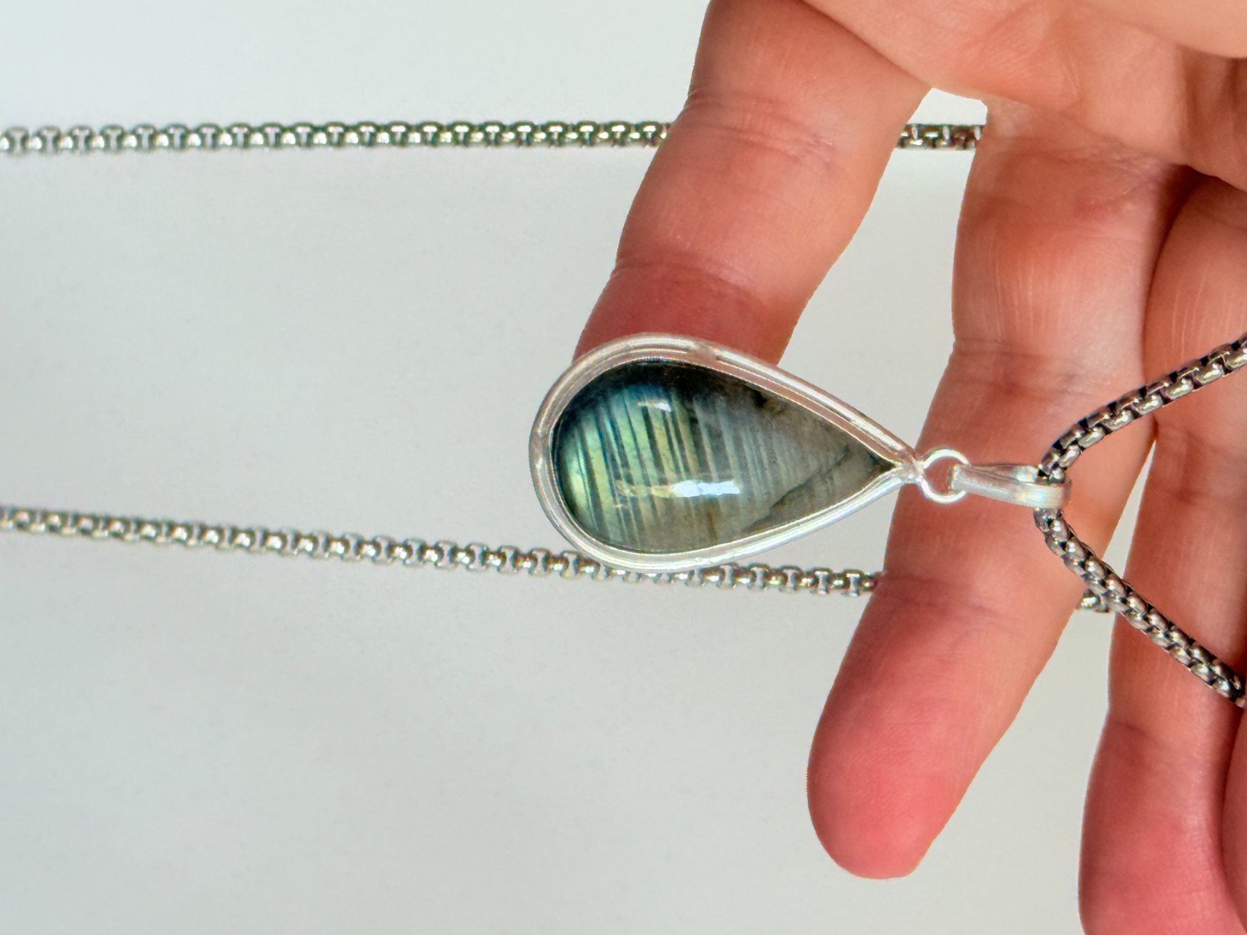 Catenine: Collier labradorite, élégant et tendance ✨ – Nuovo e nell'imballaggio originale da Genève venduto da AWWA 3