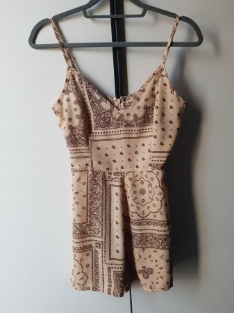 🐸 MISSGUIDED KURZER JUMPSUIT / OVERALL LUFTIG LEICHT 36