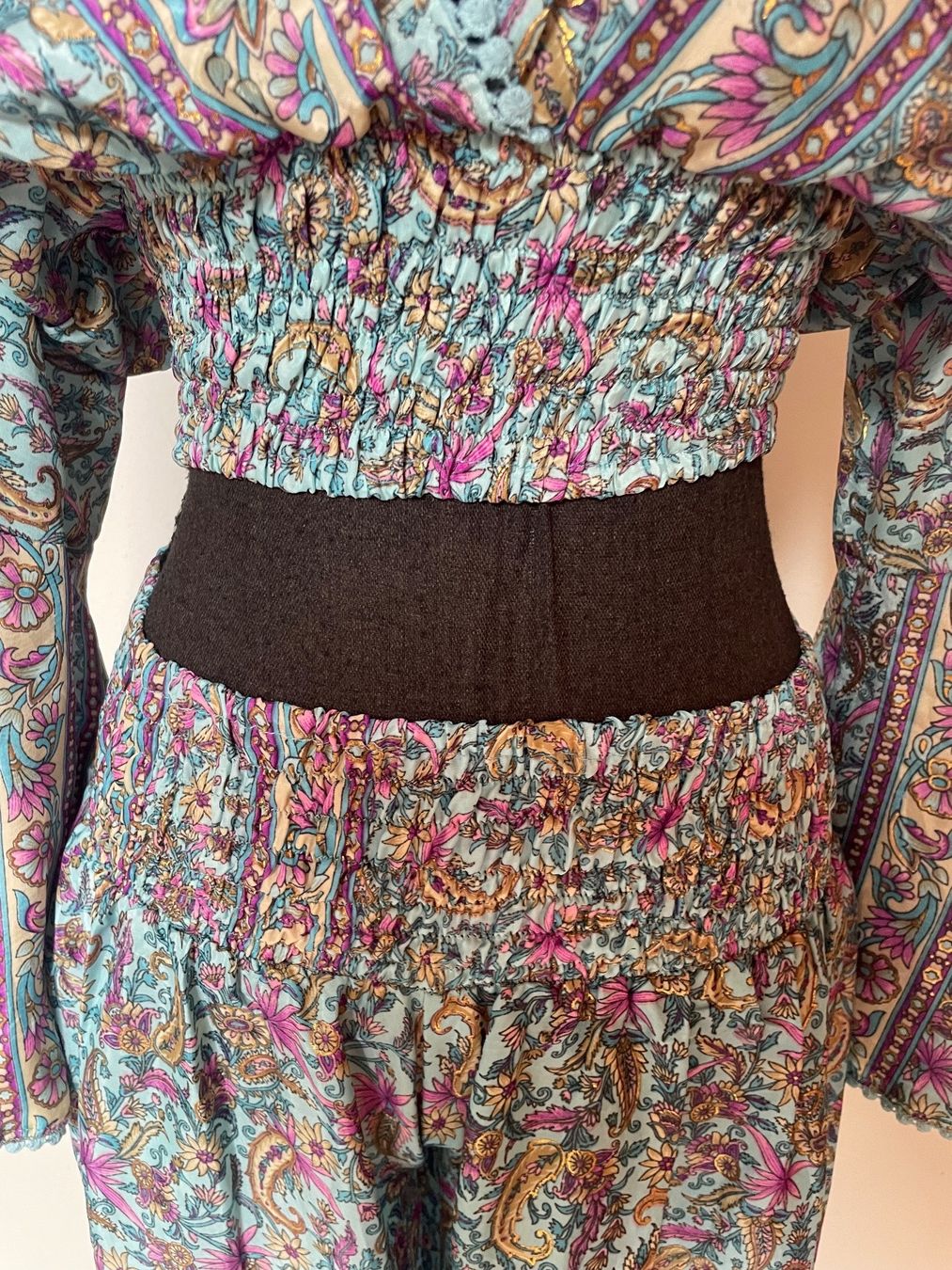 Gonne: Boho Maxihosenrock und Bluse aus Seide – Nuovo (secondo la descrizione) da Sigriswil venduto da ck56 7