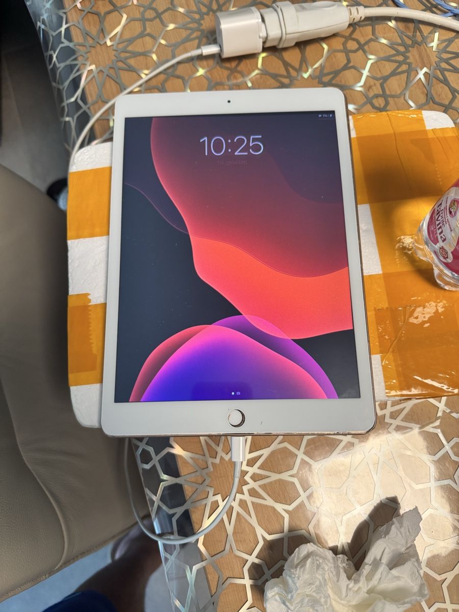 Apple Tablet PC: Ipad 10.2 teile 7 generationen – Usato da Seon venduto da rayaan 5
