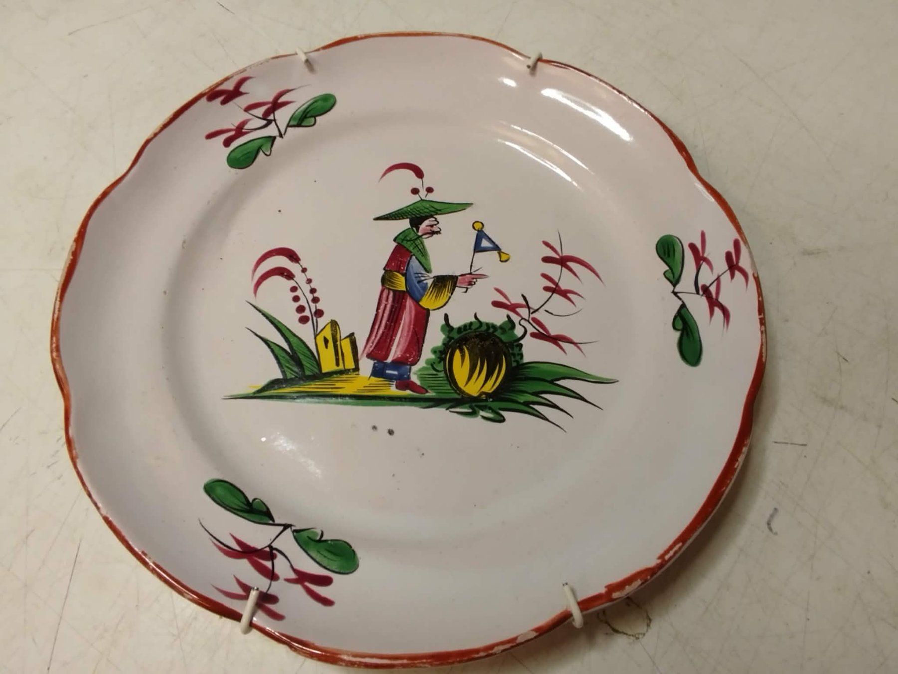 Piatti: Ancien assiette – Usato da La Chaux-de-Fonds venduto da Emmaus2300CDF