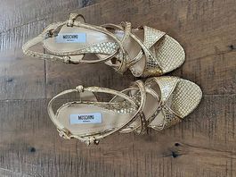 Designersandalen von Moschino, Gr. 37, gold