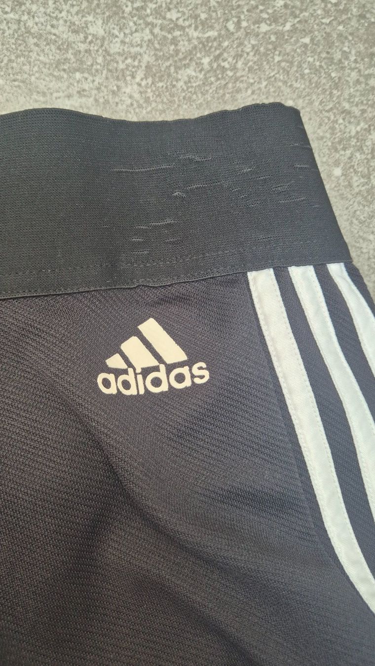 Adidas Pantaloni: Adidas Hose Damen – Usato da Allschwil venduto da lor_s7nz 2