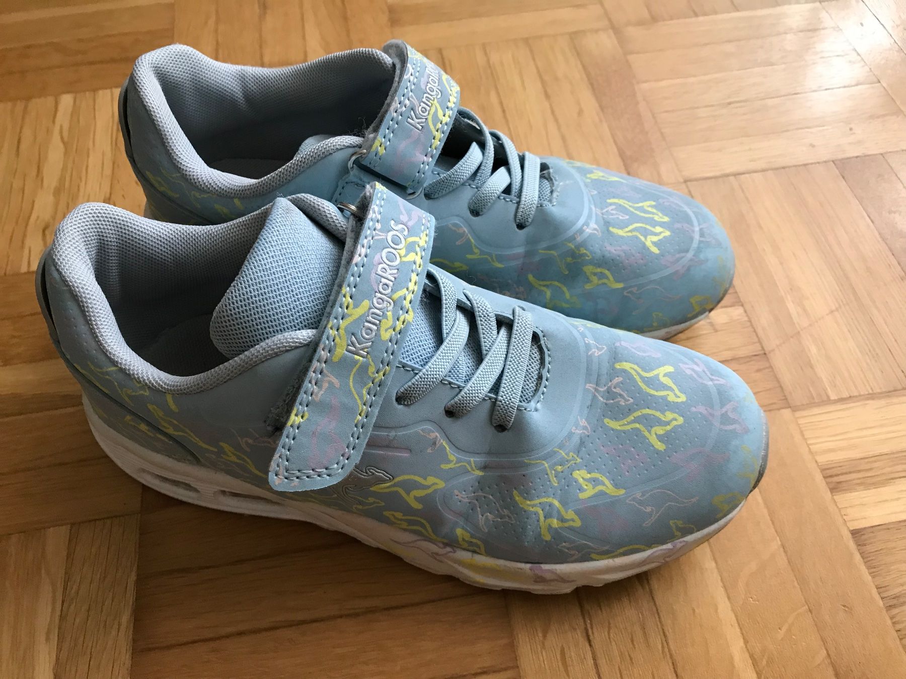 Scarpe per ragazze: Turnschuhe von KangaRoos Grösse 33 hellblau – Usato da Emmenbrücke venduto da Hathor123