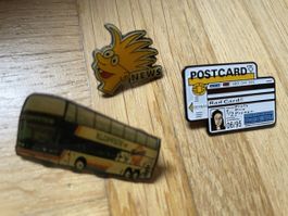Lot de 3 pins anciens