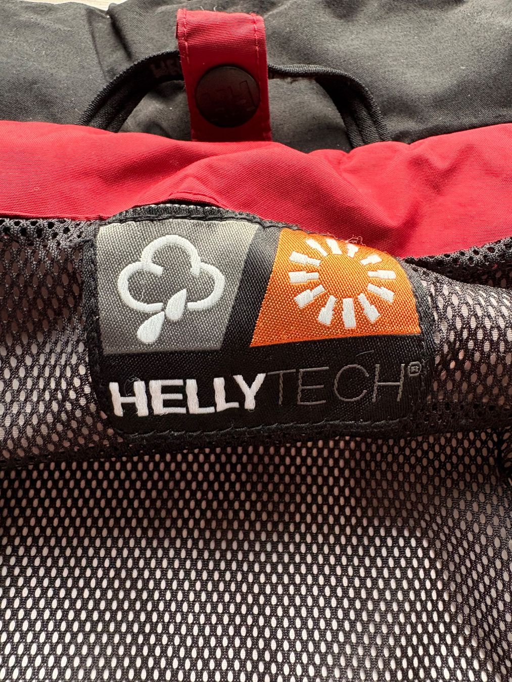 Helly Hansen Jacken: Helly Hansen Jacke – Gebraucht aus Wigoltingen von _vntg_ 4