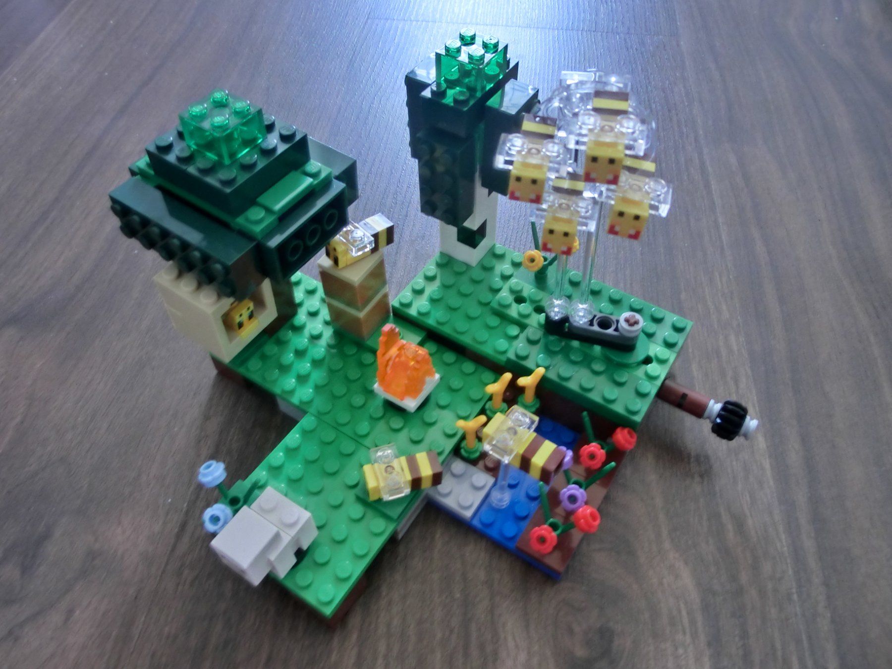 Lego Baukästen: Lego Minecraft 21165 Die Bienenfarm – Gebraucht aus Heerbrugg von Doblinsky 1