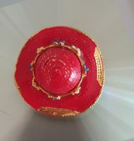50 Jahre alte Brosche Sommerhut Rot