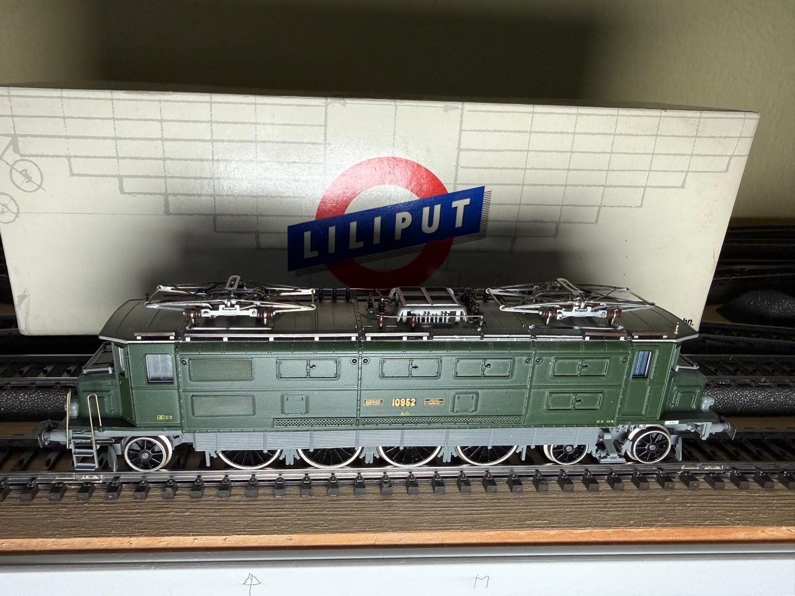 Liliput Modellini di ferrovie: Liliput 147 50 SBB Ae 4/7 – Usato da Belp venduto da mahuzi