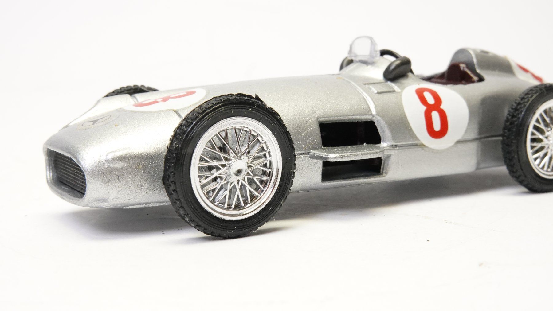 Brumm Modellautos: e55 Brumm 1/43 Mercedes W196 #8 silber – Gebraucht aus Thun von evinka_gmbh