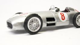 e55 Brumm 1/43 Mercedes W196 #8 silber