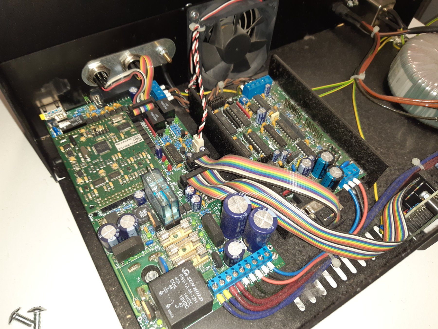 Componenti elettronici: Gerät mit Netzteil, Ringtrafo, Einschaltknopf, Venti etc. – Difettoso da Lohn-Ammannsegg venduto da Molch7 6