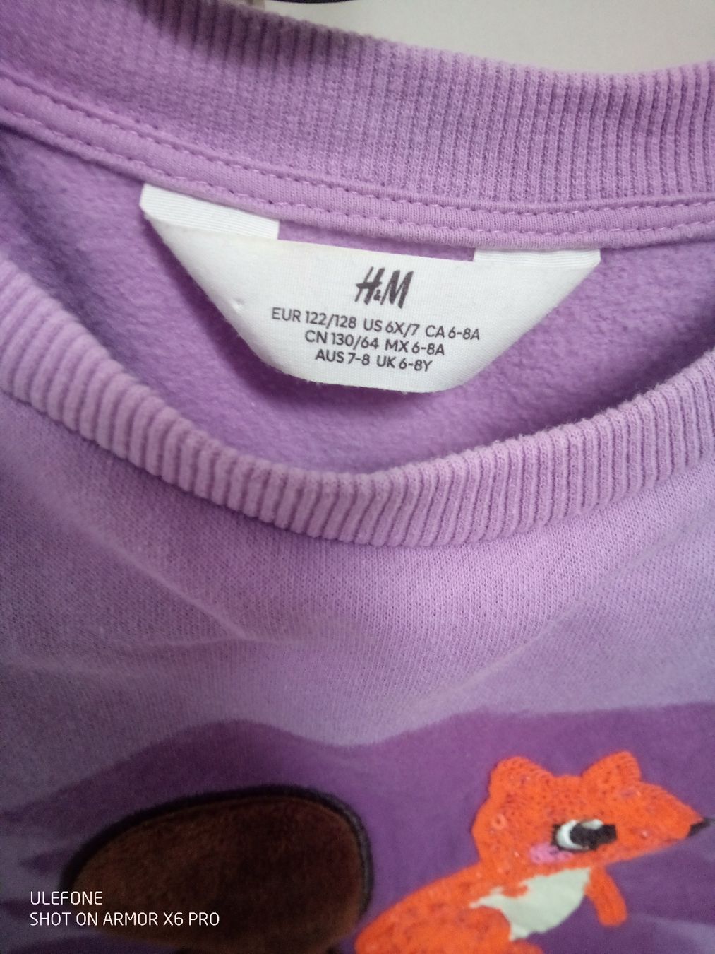 H&M Pulls et sweat-shirts: H&M Mädchen Pulli Gr.122/128 Lila mit Eichhörnchen /Pullover – D'occasion à Volketswil par Car1 3