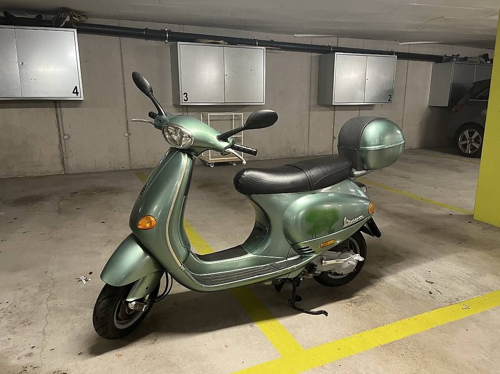 Vespa Scooter: Piaggio Vespa ET4 125 – Usato da Zürich venduto da ras_q7dq 2