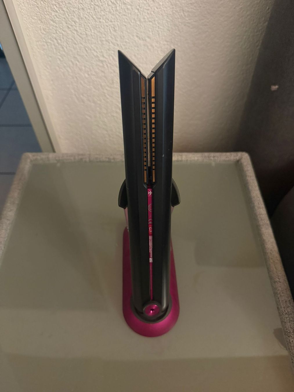 Dyson Lockenstäbe & Haarglätter: Dyson Corrale Haarglätter – Gebraucht aus Cadenazzo von NathanaelLara