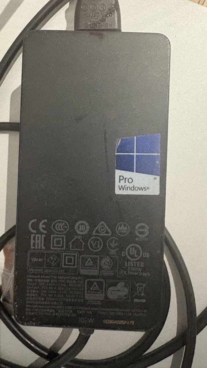 Microsoft Caricabatterie: Original Microsoft Surface Netzteil 102W (Modell 1798) – Usato da Brüttisellen venduto da St.Zach